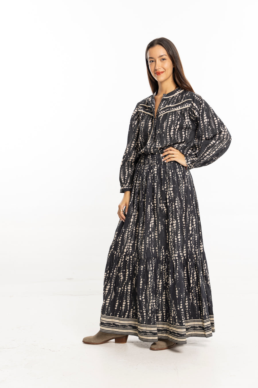 Bindu Gretel Blouse Black Pearl – cotton fall blouse with long sleeves and signature print