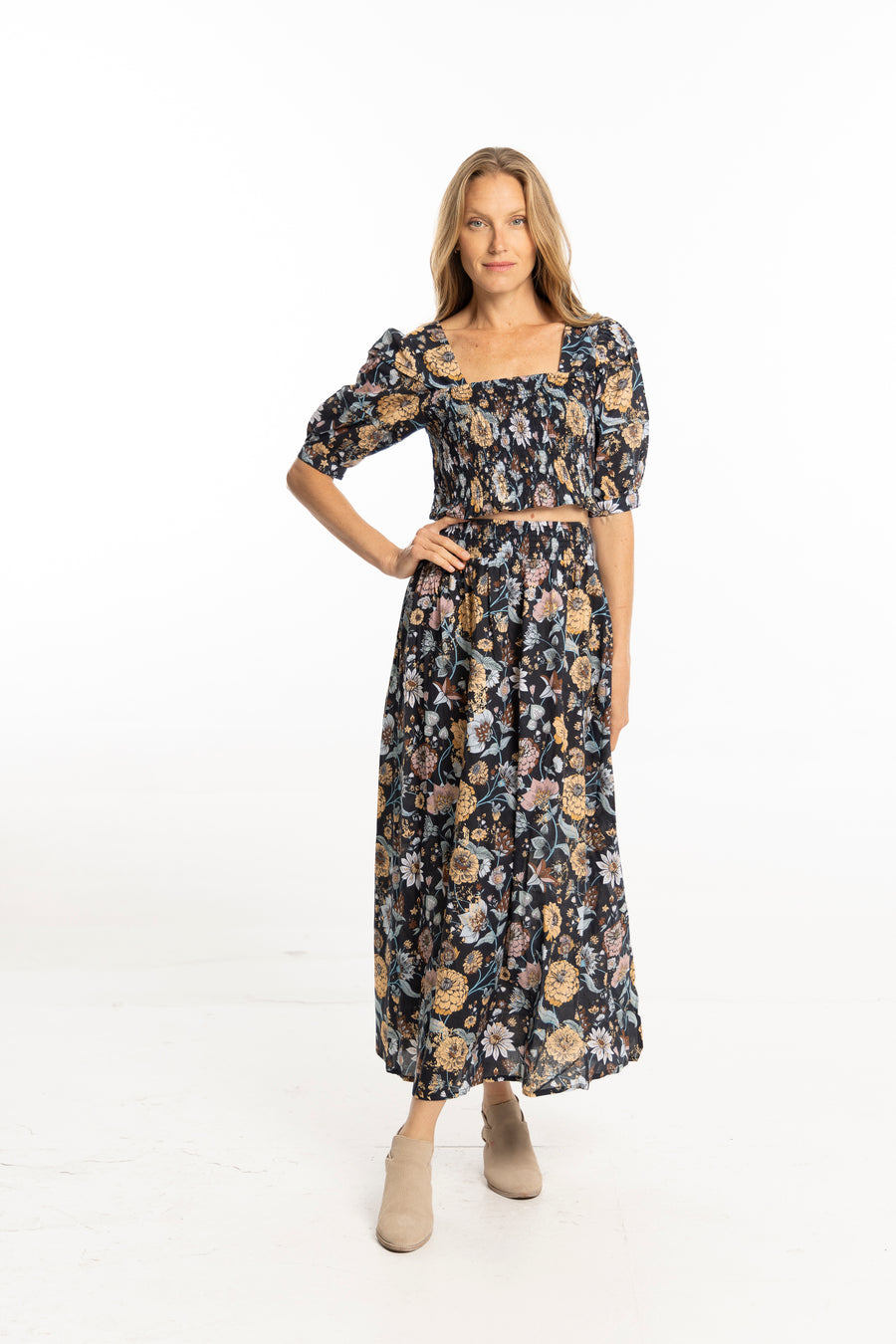 
Bindu Lenny Skirt Navy Gardenia – cotton maxi skirt with elastic waist and flowing autumn silhouette
