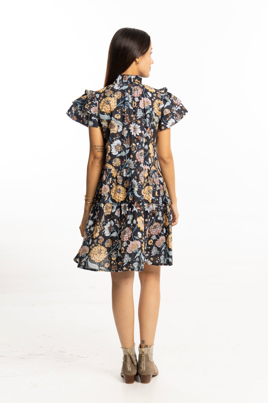 Bindu Nadia Dress Navy Gardenia – cotton tiered dress with flirty sleeves and seasonal floral print