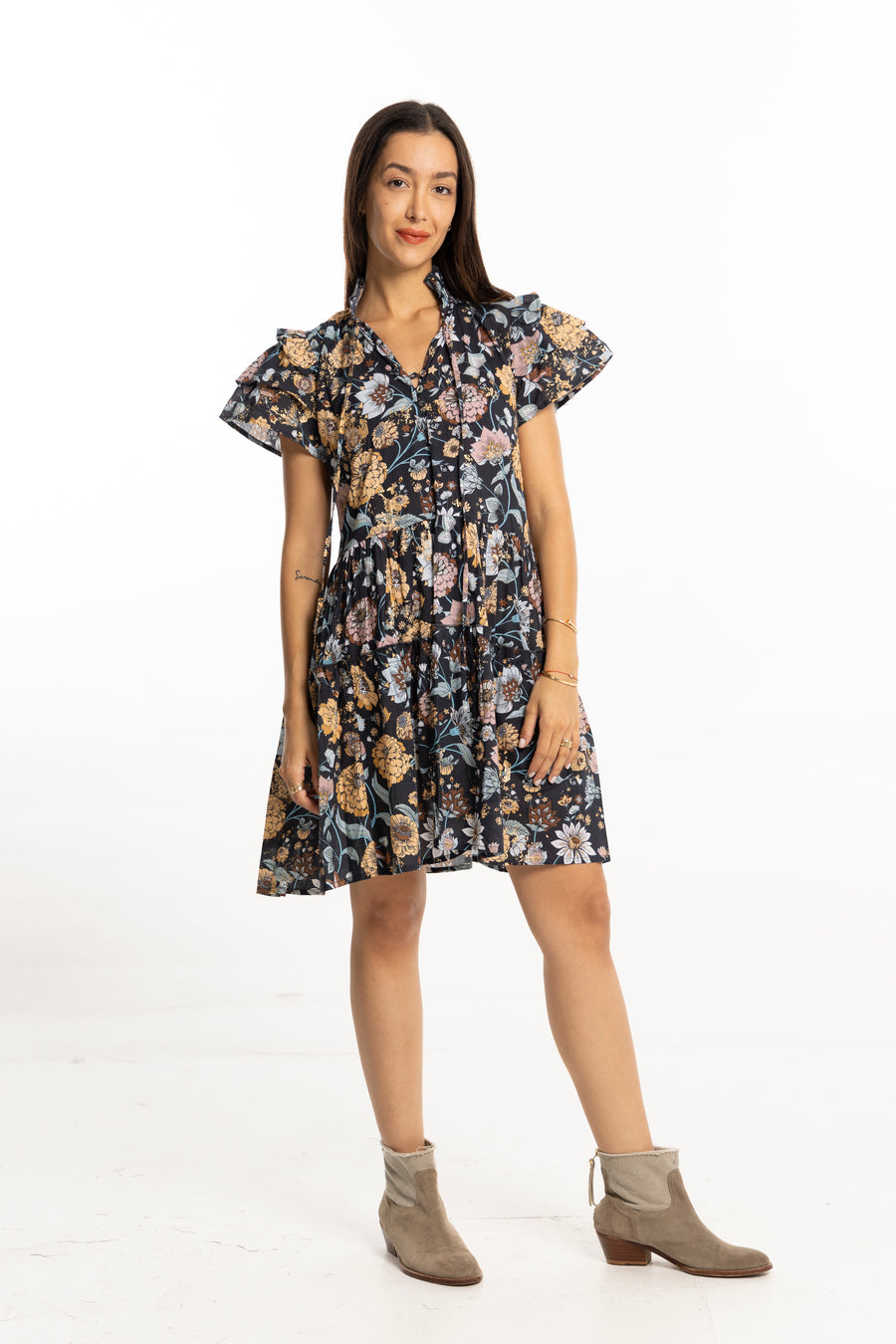 Bindu Nadia Dress Navy Gardenia – cotton tiered dress with flirty sleeves and seasonal floral print