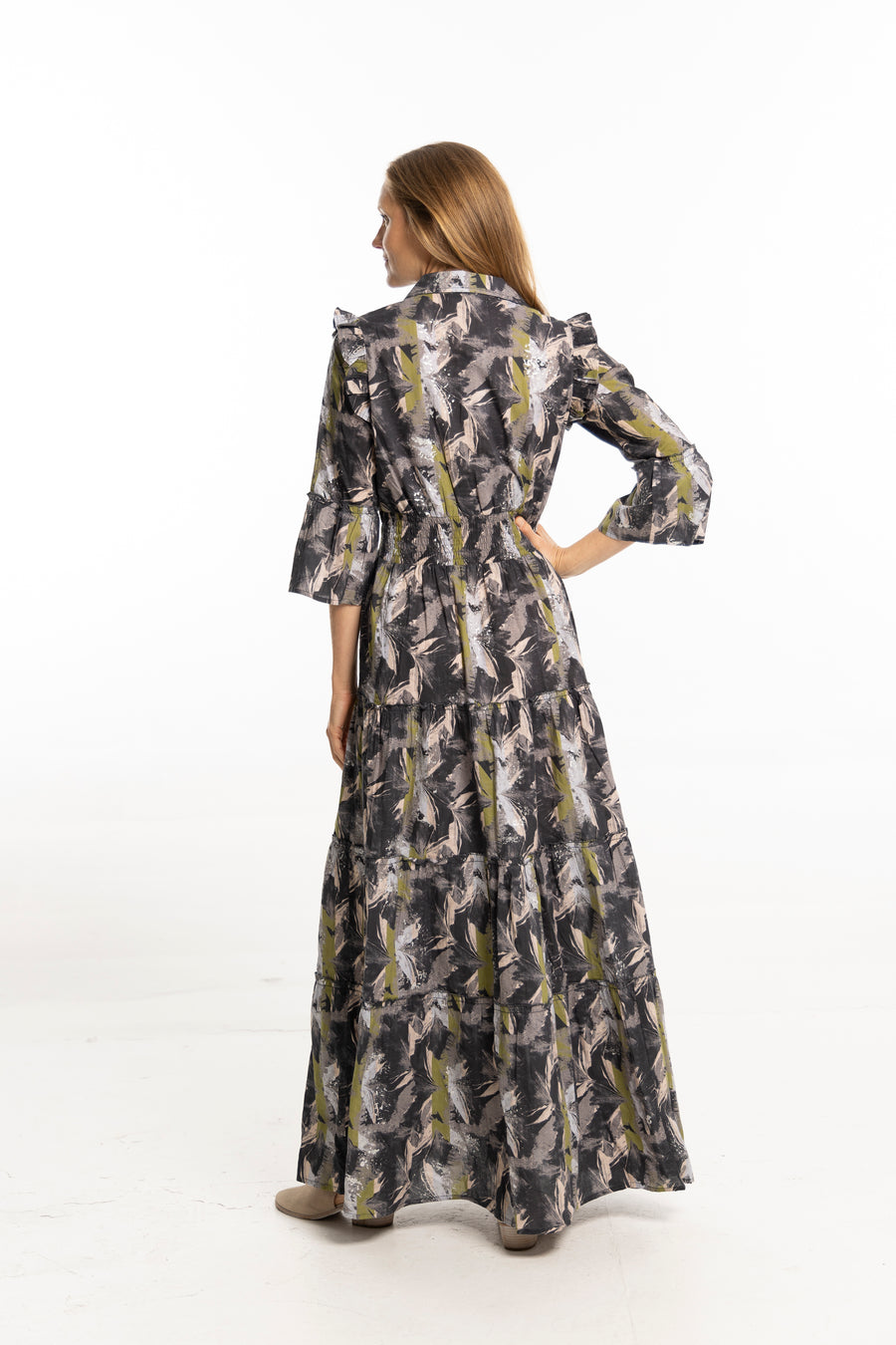 Back view Mariella Dress Silver Black – fitted bodice, elastic waist, autumn print